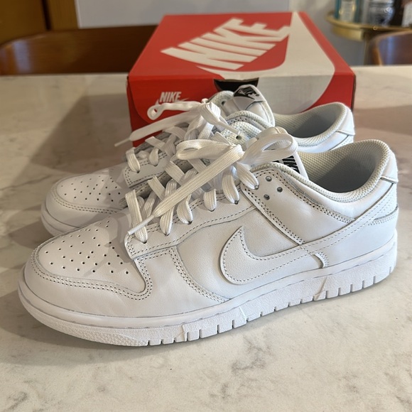 Women’s Nike dunk low white sz 9 - Picture 2 of 6
